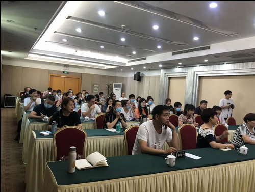 郑州市工信局举办2020新生态直播带货实战培训班
